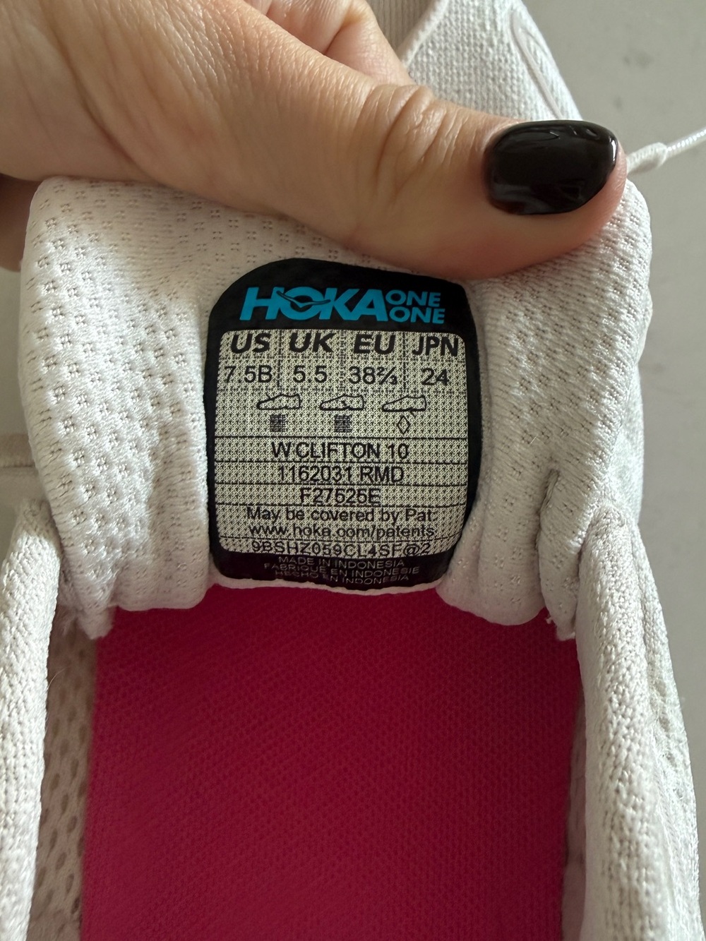 HOKA women Clifton 10 Running Shoes - Size 7.5 - Picture 11 of 11